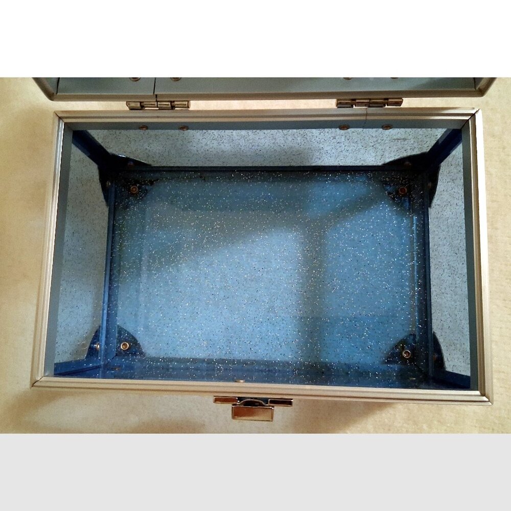 Storage Box, Blue Glitter Design, 7" x 4.5" x 4.5", Vintage Caboodles - Picture 6 of 10